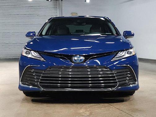2024 Toyota Camry Hybrid XLE
