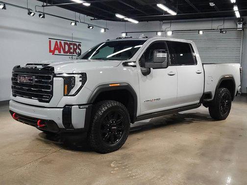 2025 GMC Sierra 2500 AT4