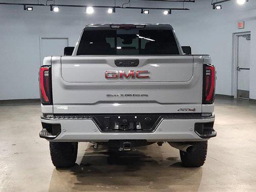 2025 GMC Sierra 2500 AT4