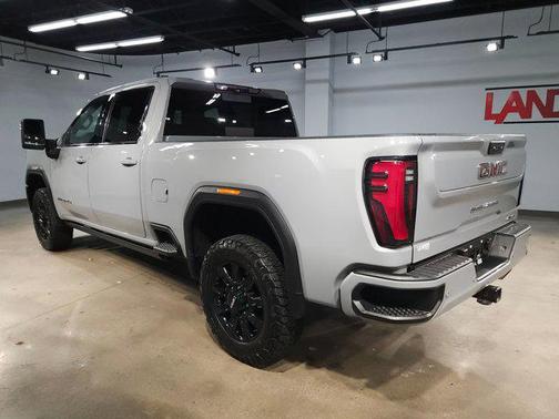 2025 GMC Sierra 2500 AT4