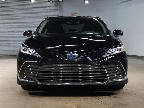 2024 Toyota Camry Hybrid XLE