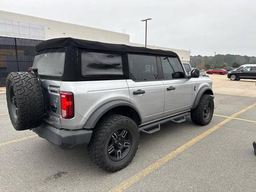 2021 Ford Bronco Base