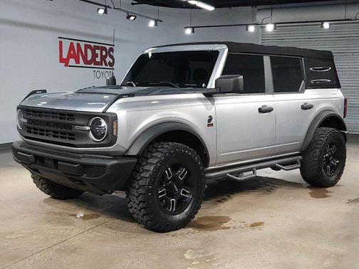 2021 Ford Bronco Base