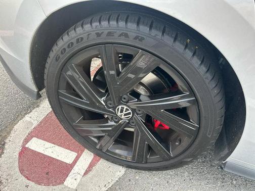2023 Volkswagen Golf GTI 2.0T SE DSG