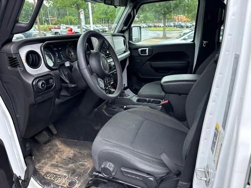 Bright White Clearcoat 2024 Jeep Wrangler Willys