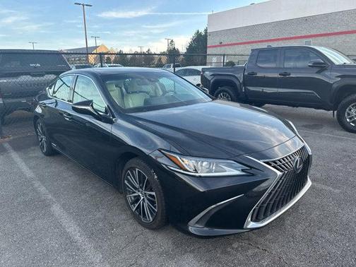 2022 Lexus ES 300h Base