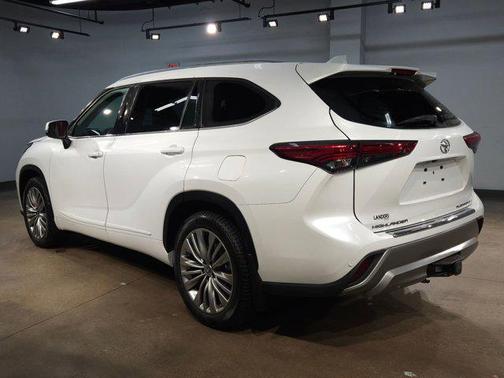 2022 Toyota Highlander Platinum