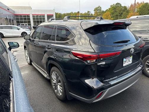 2023 Toyota Highlander Platinum