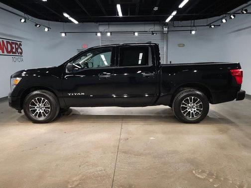 Super Black 2023 Nissan Titan SV
