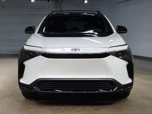 2025 Toyota bZ4X XLE