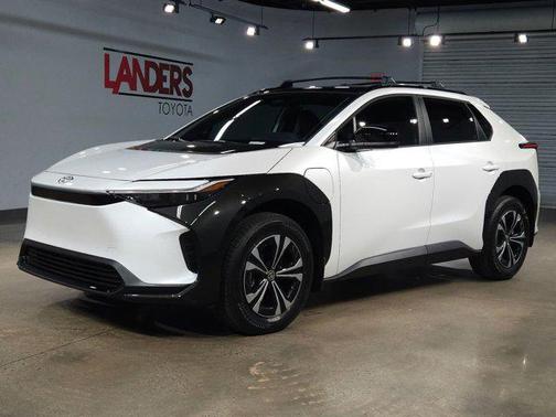 2025 Toyota bZ4X XLE