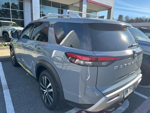 2023 Nissan Pathfinder Platinum 4WD