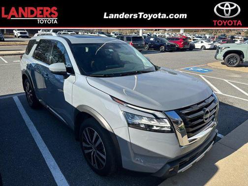 2023 Nissan Pathfinder Platinum 4WD