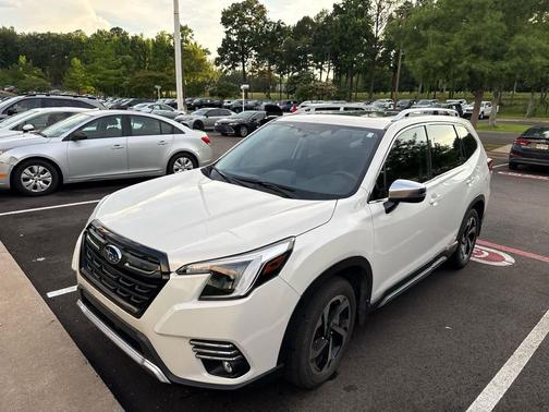 Crystal White Pearl 2023 Subaru Forester Touring