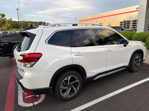 Crystal White Pearl 2023 Subaru Forester Touring