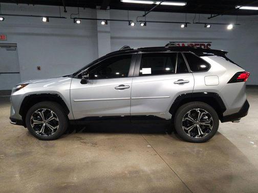 2025 Toyota RAV4 Hybrid SE