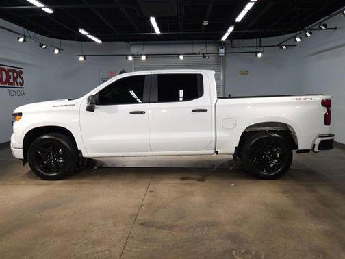 2025 Chevrolet Silverado 1500 Custom