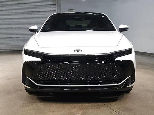 2024 Toyota Crown Platinum