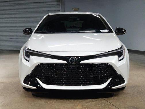 Wind Chill Pearl 2026 Toyota Corolla SE