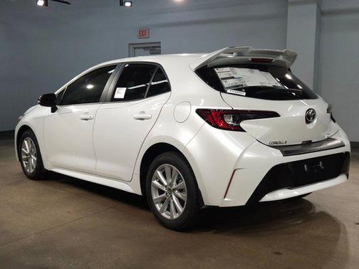 Wind Chill Pearl 2026 Toyota Corolla SE