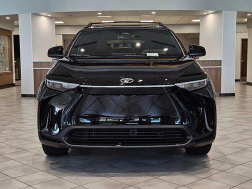 2025 Toyota bZ4X XLE