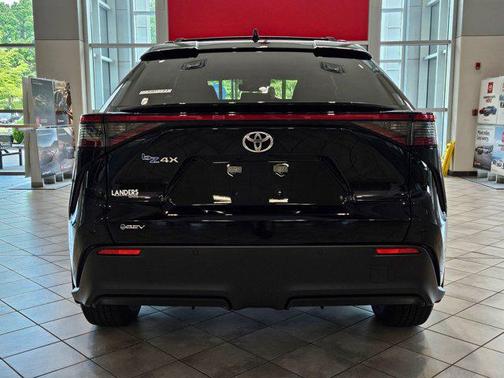 2025 Toyota bZ4X XLE