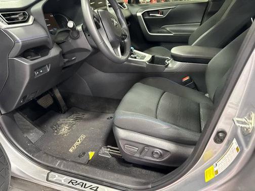 2023 Toyota RAV4 Hybrid SE