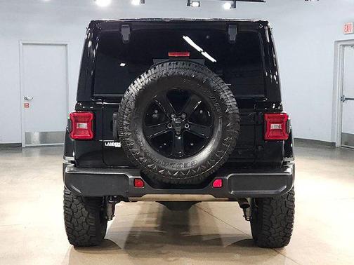 Black Clearcoat 2022 Jeep Wrangler Unlimited Sahara