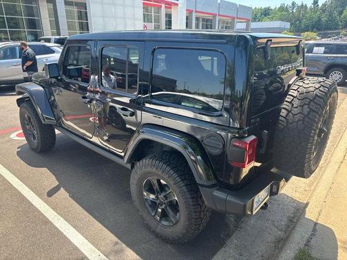 Black Clearcoat 2022 Jeep Wrangler Unlimited Sahara