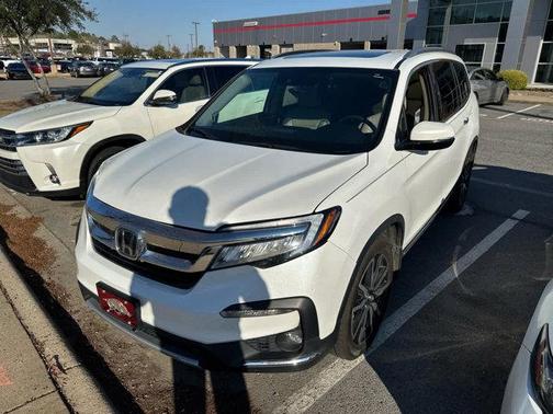 Platinum White Pearl 2021 Honda Pilot Touring 8-Passenger