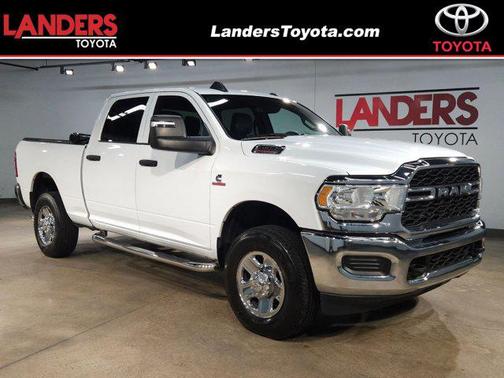2024 RAM 3500 Tradesman Crew Cab 4x4 6'4' Box