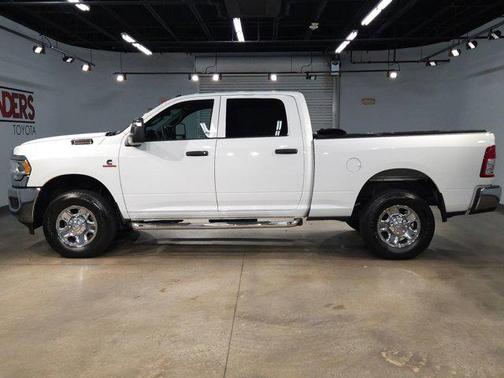 2024 RAM 3500 Tradesman Crew Cab 4x4 6'4' Box