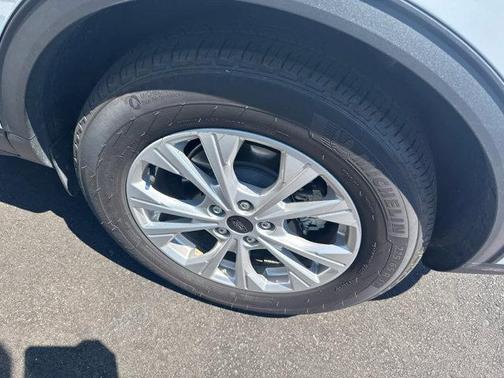 Space Silver Metallic 2025 Ford Escape Active