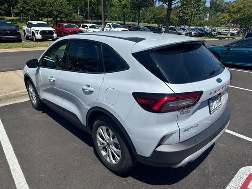 Space Silver Metallic 2025 Ford Escape Active