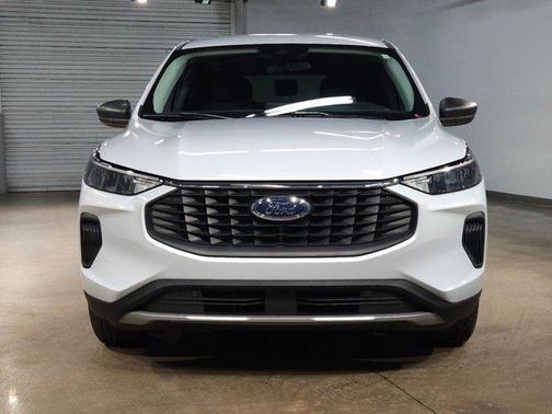 Space Silver Metallic 2025 Ford Escape Active