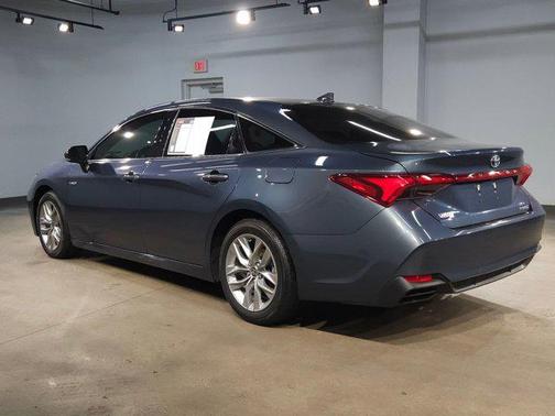 2021 Toyota Avalon Hybrid XLE