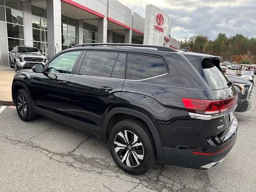 2024 Volkswagen Atlas 2.0T SE