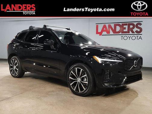 2024 Volvo XC60 B5 Plus Dark Theme