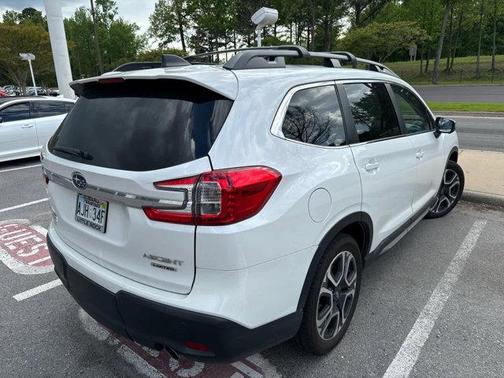 Crystal White Pearl 2023 Subaru Ascent Limited 8-Passenger