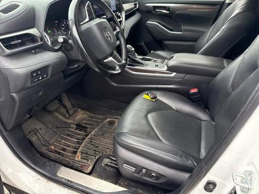 2022 Toyota Highlander Limited