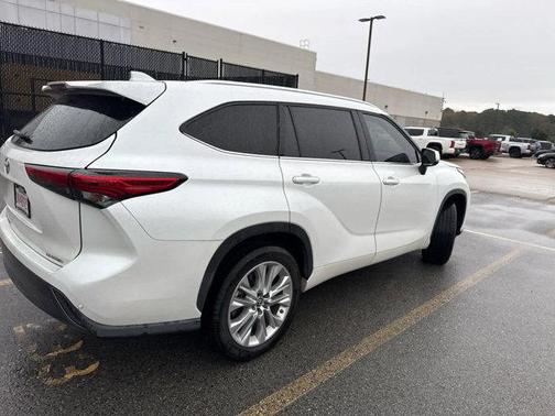 2022 Toyota Highlander Limited