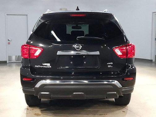 2019 Nissan Pathfinder SL