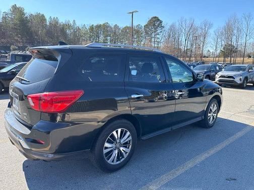 2019 Nissan Pathfinder SL