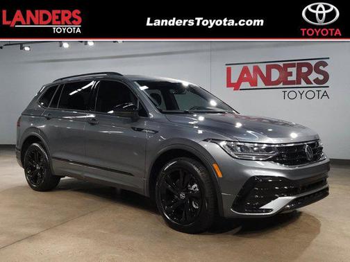 2024 Volkswagen Tiguan 2.0T SE R-Line Black