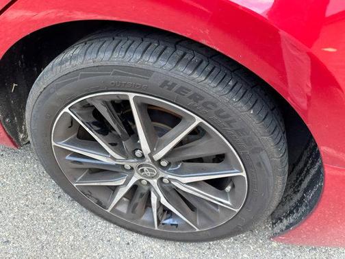 Supersonic Red 2022 Toyota Camry SE