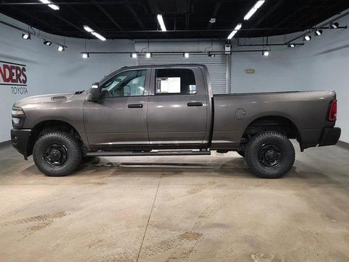 2025 RAM 2500 Tradesman Crew Cab 4x4 6'4' Box