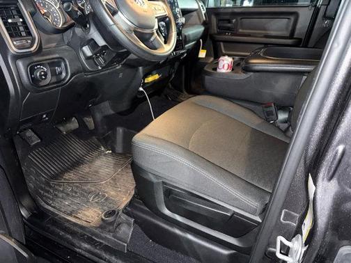 2025 RAM 2500 Tradesman Crew Cab 4x4 6'4' Box