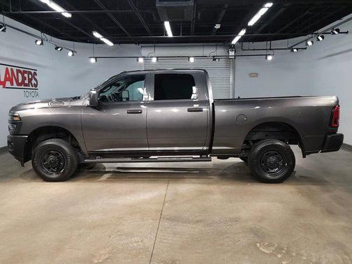 2025 RAM 2500 Tradesman Crew Cab 4x4 6'4' Box