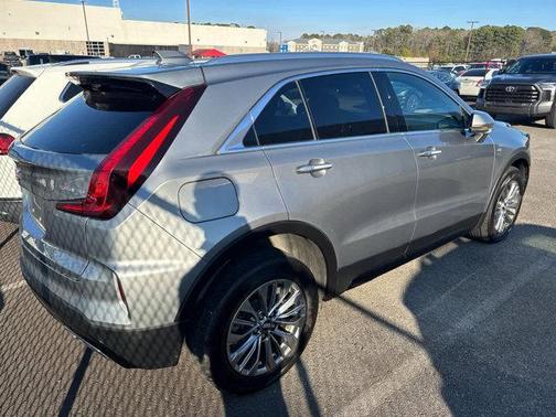 2024 Cadillac XT4 Premium Luxury