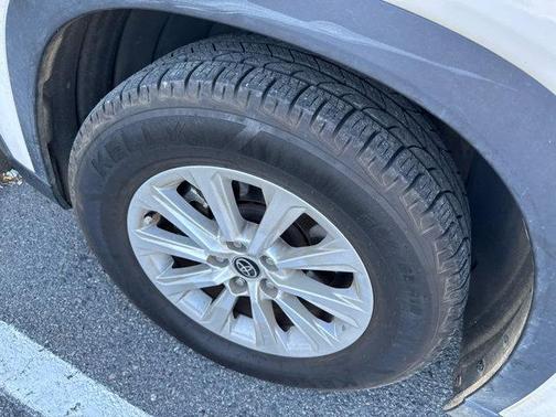 Coastal Cream 2024 Toyota Grand Highlander XLE